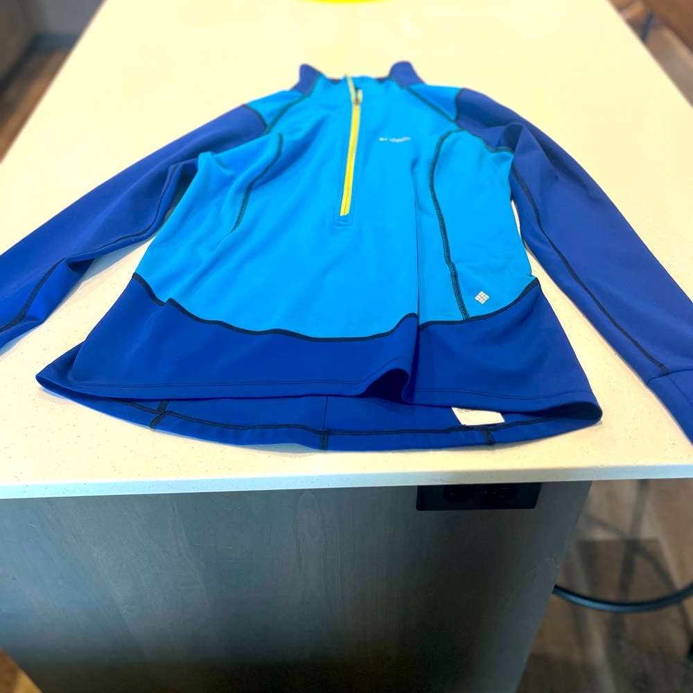 Columbia Vibrant Blue and Yellow Pullover
